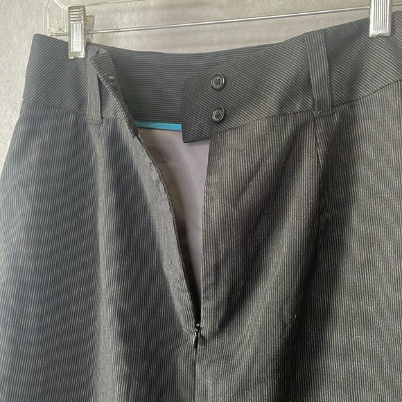 Banana Republic Women's Wool + Elastane Pin Stripe Pencil Skirt Black Size 6 - Picture 4 of 7